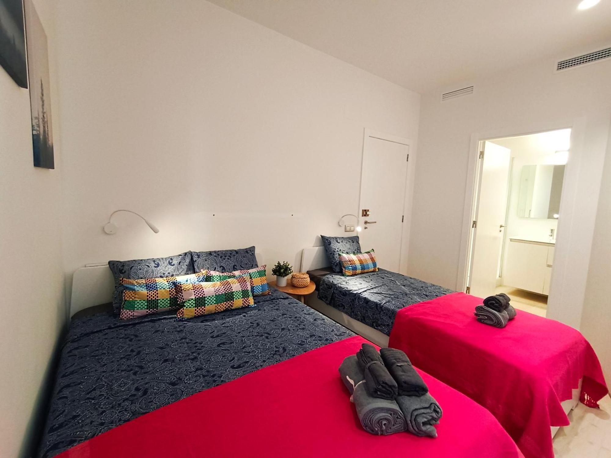 Private Rooms By Plaza Universidad 巴塞罗那 外观 照片