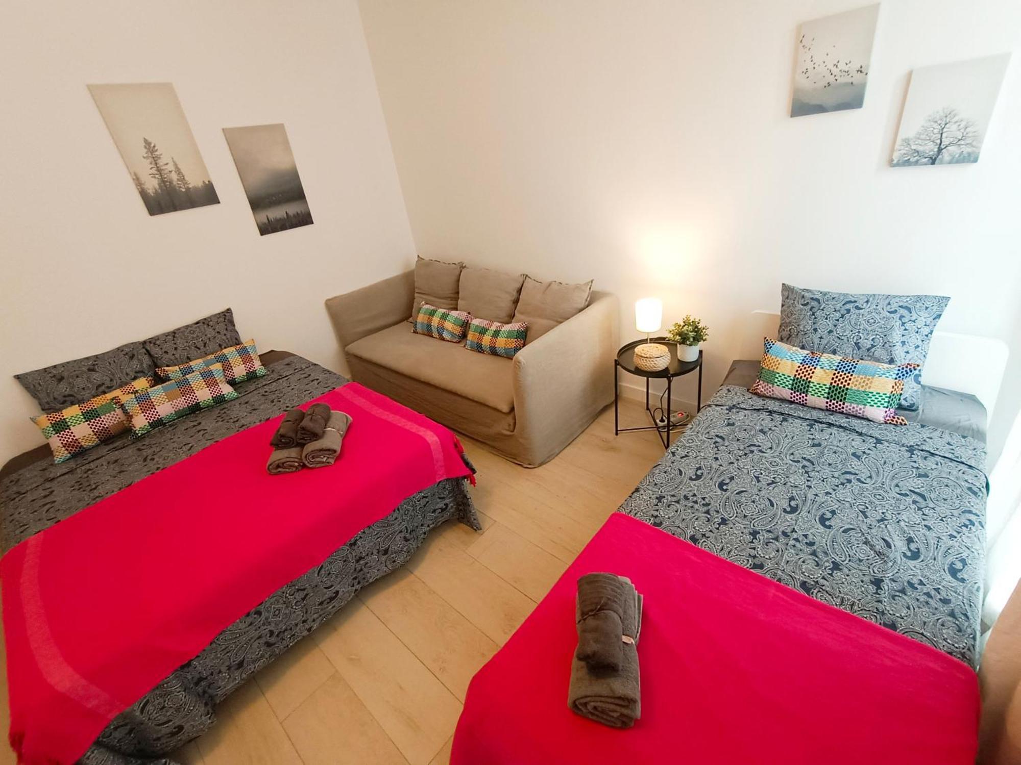 Private Rooms By Plaza Universidad 巴塞罗那 外观 照片