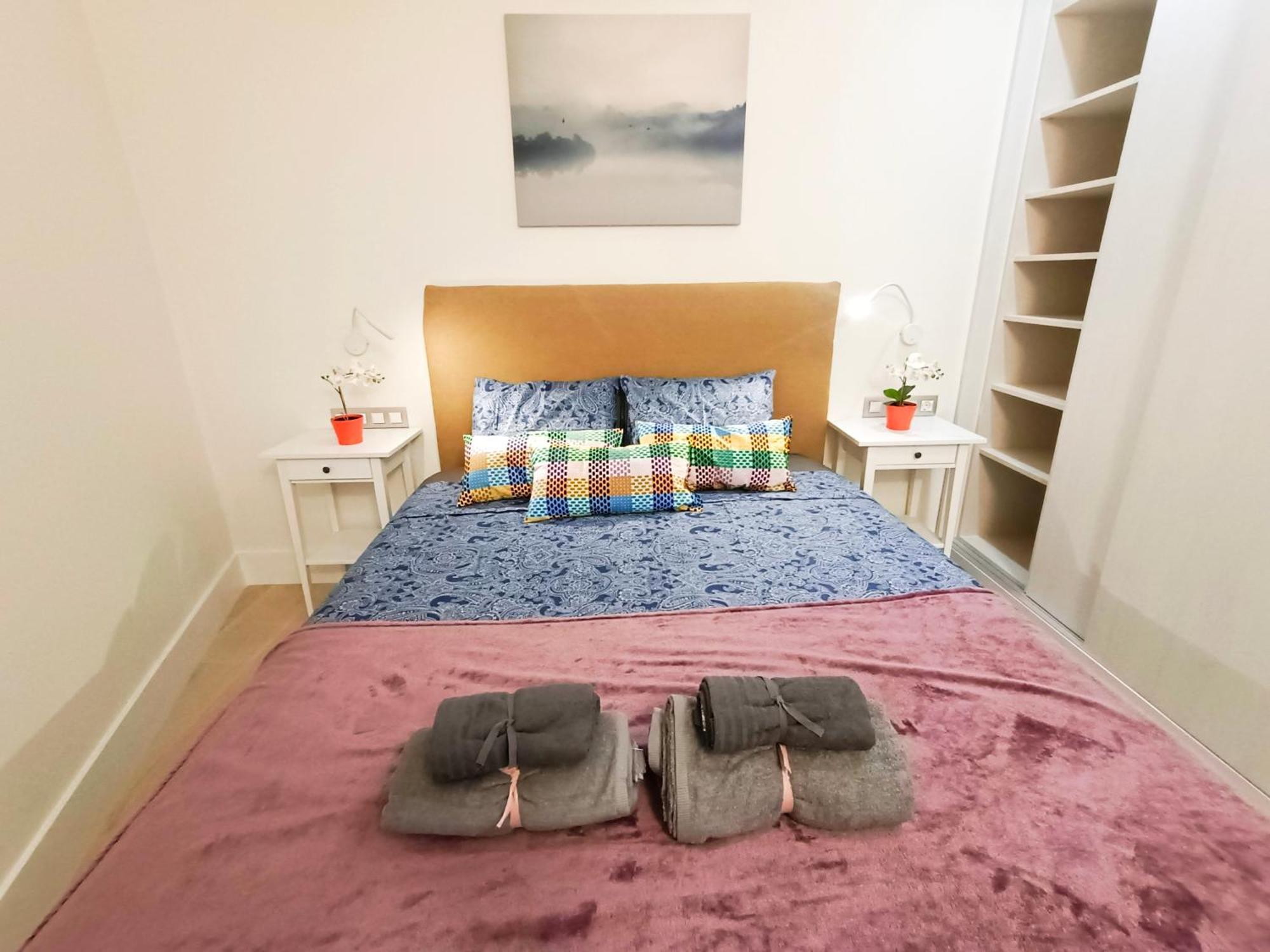 Private Rooms By Plaza Universidad 巴塞罗那 外观 照片
